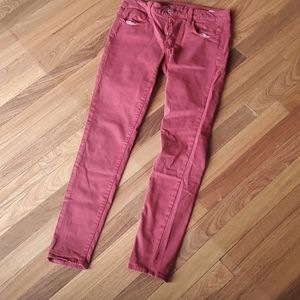 American eagle size 6 burgundy jeggings